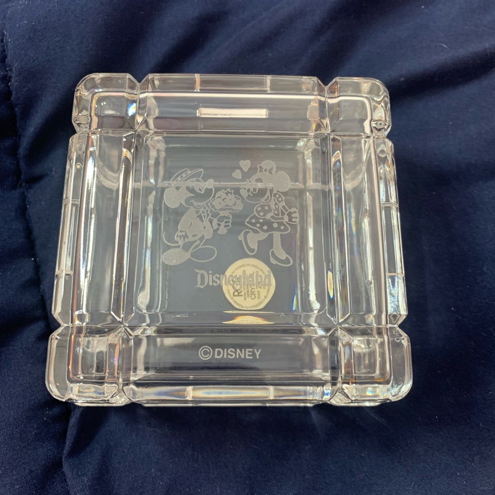 Disney lead crystal trinket/jewelry box with lid, Minnie Mickey etched 4”x4”x2”